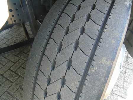 Náklaďák 2016 Iveco Stralis 420 + EURO 6 + 580KM (20)