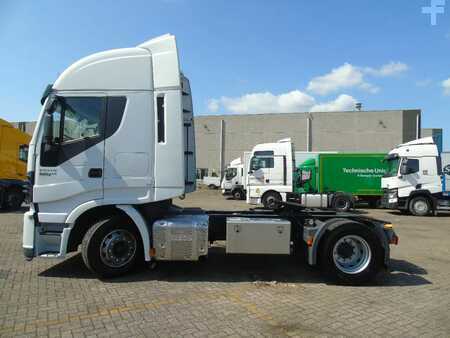 Náklaďák 2016 Iveco Stralis 420 + EURO 6 + 580KM (4)