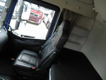 Náklaďák 2020 Iveco S-WAY reserved !! 460 + LNG + LOW KM !!!! + FULL OPTION (6)