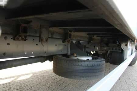 Lastbil 2016 DAF LF 210 + EURO 6 + 12T + LIFT (19)