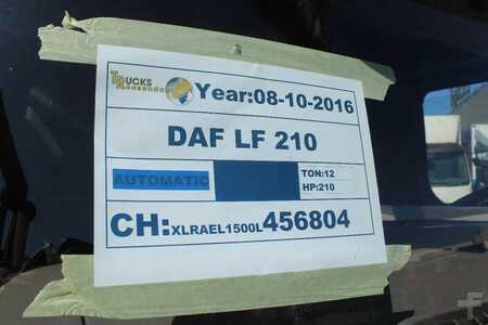 Vrachtwagen 2016 DAF LF 210 + lift + 12t (18)