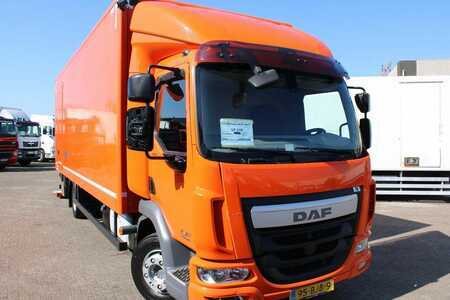 Vrachtwagen 2017 DAF LF 210 + euro 6 + lift + 12t (2)