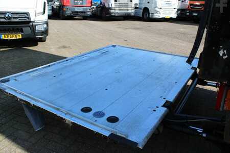 Kamion 2007 Iveco Eurocargo 120E25 + MANUAL (12)
