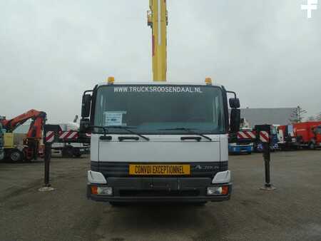 Mobila kranar 2001 Mercedes-Benz Actros 4148 + 84 meters + 10x4 (17)