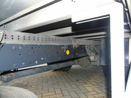 Náklaďák 2009 Iveco Eurocargo 120E22 + EURO 5 + 5.80 METER BOX (15)