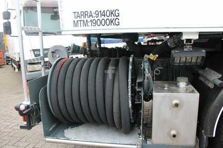Lastbil 2004 DAF CF 85.430 + PUMP/METERS + 4 COMPART / 15.000 LITER + COMPLETE SY (12)