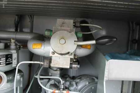 Lastbil 2004 DAF CF 85.430 + PUMP/METERS + 4 COMPART / 15.000 LITER + COMPLETE SY (18)