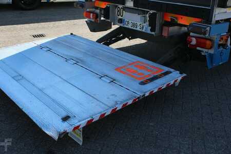 Lastkraftwagen 2013 Volvo FL 240 + carrier + ATP + 16T + lift + MANUAL (7)