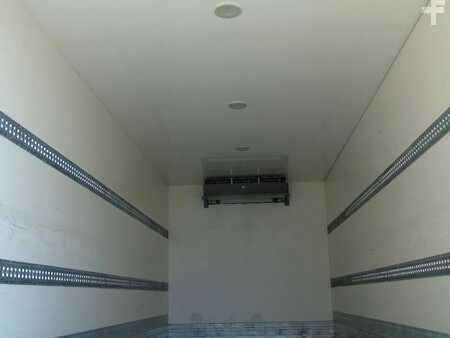 Truck 2013 Volvo FL 16.260 +CHEREAU + carrier + manual (16)