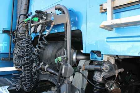 Lastkraftwagen 2013 Volvo FH 460 XL cabine + euro 5 + spoiler (13)