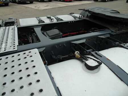 Truck 2011 Volvo FH 460 + XL CAB + EURO 5 + manual + 6x IN STOCK (15)