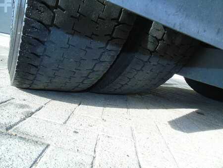 Lastbil 2013 Mercedes-Benz Actros 1842 + euro 5 + spoiler (16)