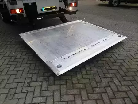 Camión 2014 Mercedes-Benz Antos 1924 + carrier 1150 + lift + euro 6 (15)