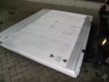 Camión 2014 Mercedes-Benz Antos 1924 + carrier 1150 + lift + euro 6 (9)