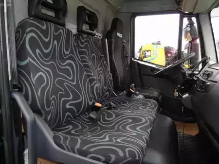 Náklaďák 2012 Iveco Eurocargo 150E25 + lift + euro 5 EEV + 3P (11)