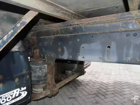 Náklaďák 2012 Iveco Eurocargo 150E25 + lift + euro 5 EEV + 3P (17)