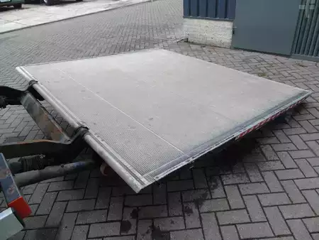 Náklaďák 2012 Iveco Eurocargo 150E25 + lift + euro 5 EEV + 3P (8)