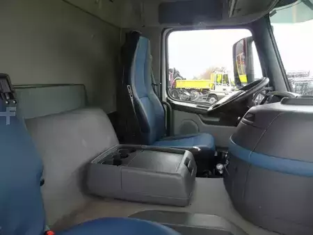 Ciężarówka 2008 Volvo FM 9.340 + SPECIAL LIFT 2 ETAGE + EURO 5 (8)