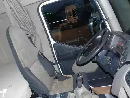 Náklaďák 2007 Renault Kerax 410DXI + 8X4 + MANUAL + SPRING (10)