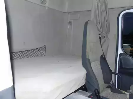 Náklaďák 2007 Renault Kerax 410DXI + 8X4 + MANUAL + SPRING (11)