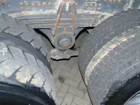 Náklaďák 2007 Renault Kerax 410DXI + 8X4 + MANUAL + SPRING (9)