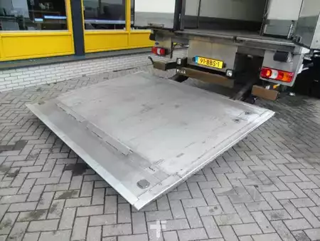 Camión 2013 Mercedes-Benz Antos 1924 + EURO 6 + CARRIER 950 MT (19)