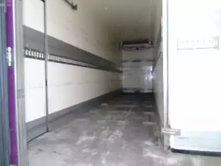 Camión 2013 Mercedes-Benz Antos 1924 + EURO 6 + CARRIER 950 MT (4)