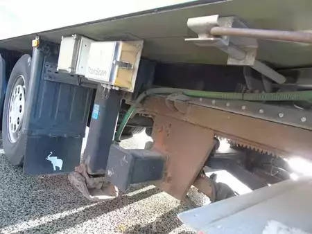 Traileri 2009 Schmitz Cargobull 2 AXLE + CARRIER + DHOLLANDIA LOADLIFT (8)