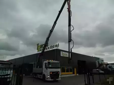 Kuorma-auto 2014 Volvo FH 500 8x4 + PALFINGER PK 34002   6x extension +JIB  3x extensio (2)