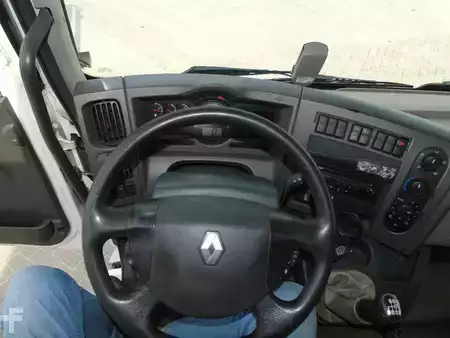 Náklaďák 2009 Renault Midlum 220 + euro 5 + MANUAL + lift + 12T (14)