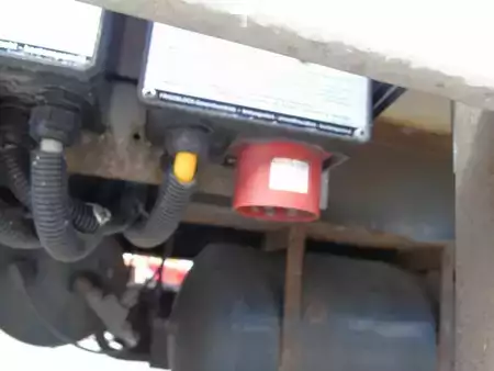 Remorques industrielles 2000 Burg frigo block lift (12)