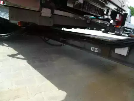 Remorques industrielles 2000 Burg frigo block lift (14)