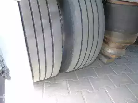 Remorques industrielles 2000 Burg frigo block lift (16)