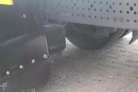 Camión 2012 Mercedes-Benz Antos 360 + euro 6 + lift (13)