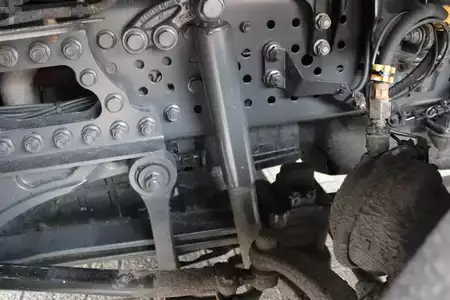 Camión 2012 Mercedes-Benz Antos 360 + euro 6 + lift (16)