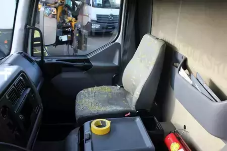 Náklaďák 2000 Renault Midlum 250 + 2 COMP + 6180liter + euro 2 + manual (18)