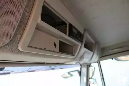 Camion 2011 Iveco Eurocargo 100e18 +EURO 5 + HOOK SYSTEM (13)