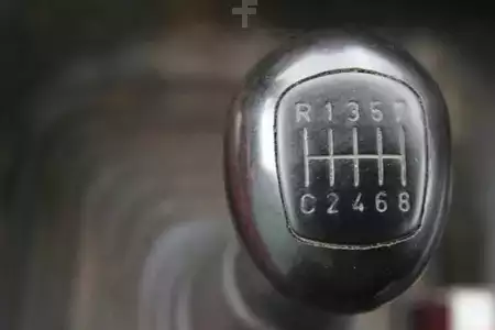 Kuorma-auto 2010 Mercedes-Benz Axor 2633 + 6x2 + euro 5 + manual (11)