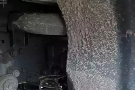 Kuorma-auto 2010 Mercedes-Benz Axor 2633 + 6x2 + euro 5 + manual (16)