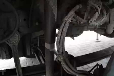 Kuorma-auto 2010 Mercedes-Benz Axor 2633 + 6x2 + euro 5 + manual (17)