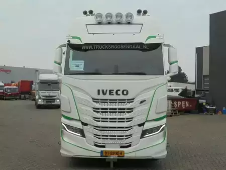 Camion 2020 Iveco S-WAY 460+ Euro 6 + LNG + CNG + Retarder (2)