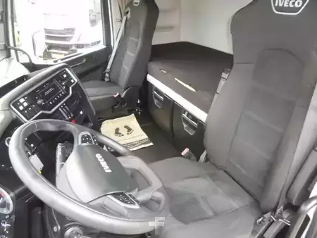 Camion 2020 Iveco S-WAY 460+ Euro 6 + LNG + CNG + Retarder (4)