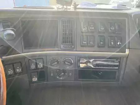 Kuorma-auto 2009 Volvo FM 370 + Euro 5 + Palfinger Z-Q170 Crane + 30ton NCH lift + Cont (16)