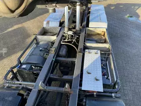 Kuorma-auto 2009 Volvo FM 370 + Euro 5 + Palfinger Z-Q170 Crane + 30ton NCH lift + Cont (17)