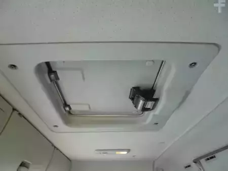 Kuorma-auto 2006 Volvo FM 9.310 + Euro 5 + Manual + Horse transport (20)