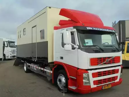 Kuorma-auto 2006 Volvo FM 9.310 + Euro 5 + Manual + Horse transport (3)