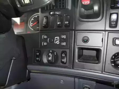 Kamion 2012 Scania R500 V8 + Euro 5 + Retarder + Lift + 6x2 (14)