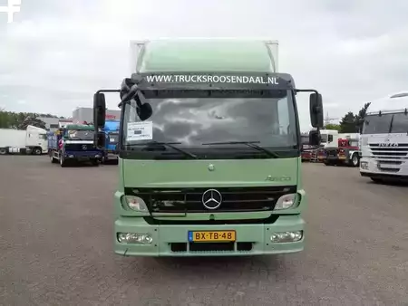 Lastbil 2010 Mercedes-Benz Atego 822 + Euro 5 + Dhollandia lift (2)