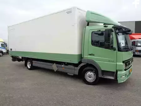 Lastbil 2010 Mercedes-Benz Atego 822 + Euro 5 + Dhollandia lift (3)