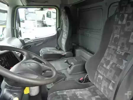 Lastbil 2010 Mercedes-Benz Atego 822 + Euro 5 + Dhollandia lift (4)